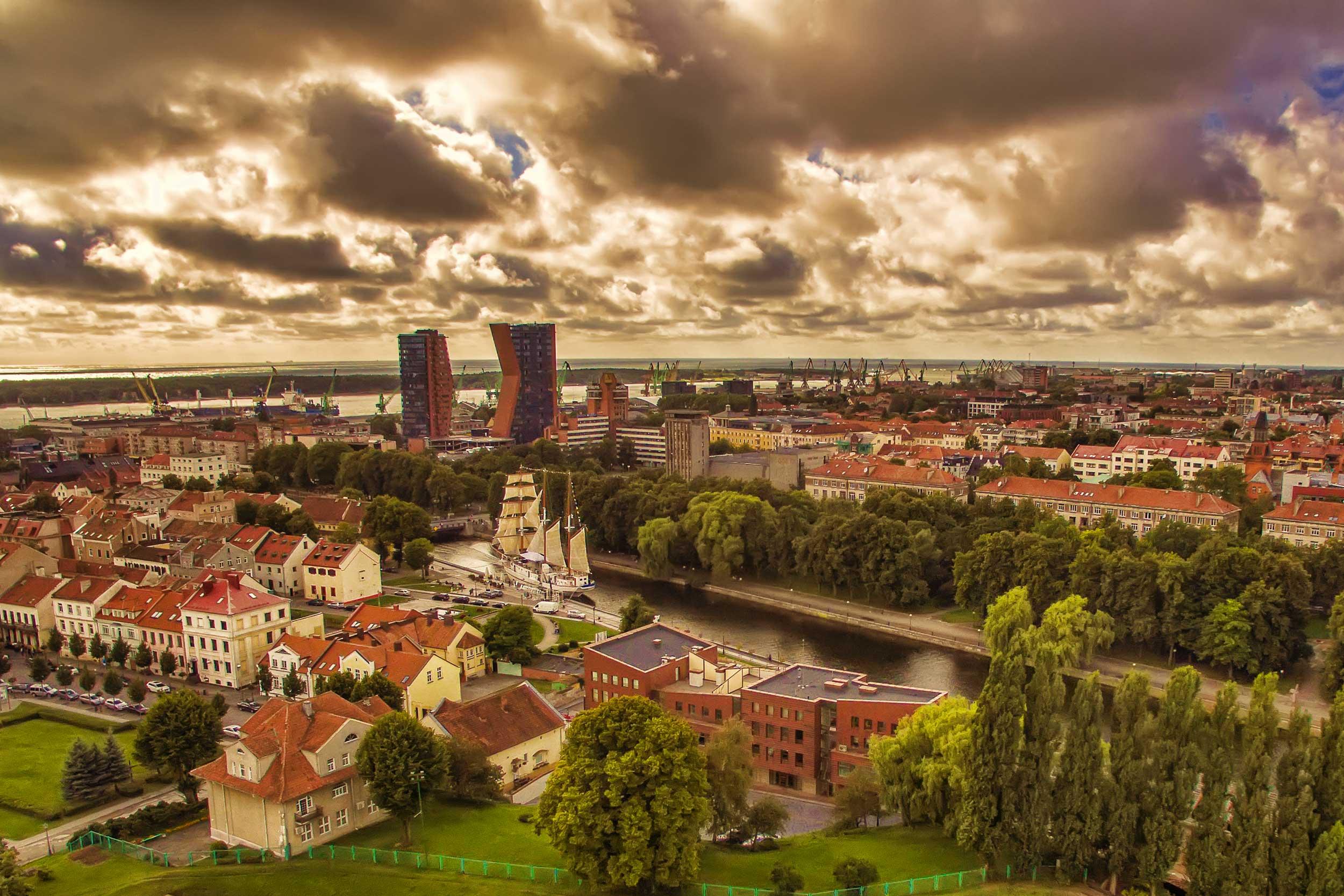 Город клайпеда. Клайпеда Литва. Города Литвы Klaipeda. Город Клайпеда Литва фото. Клайпеда Литва достопримечательности.